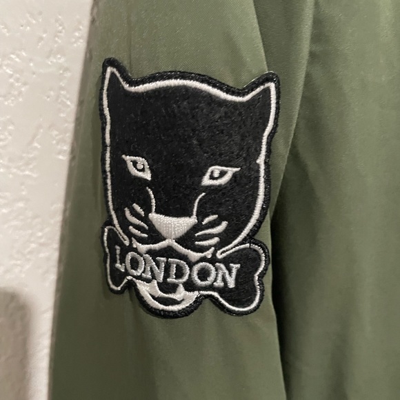 Adidas NEO Zip Up Jacket. Size is XL Youth or Woman Medium PERFECT Condition. - Picture 8 of 9